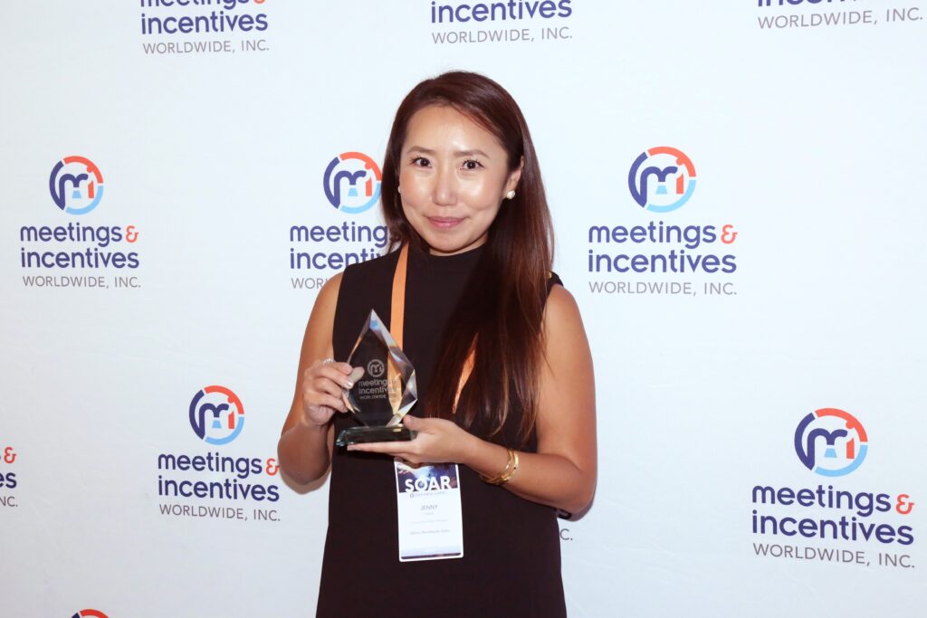 Jenny Park accepting her Moxie Award