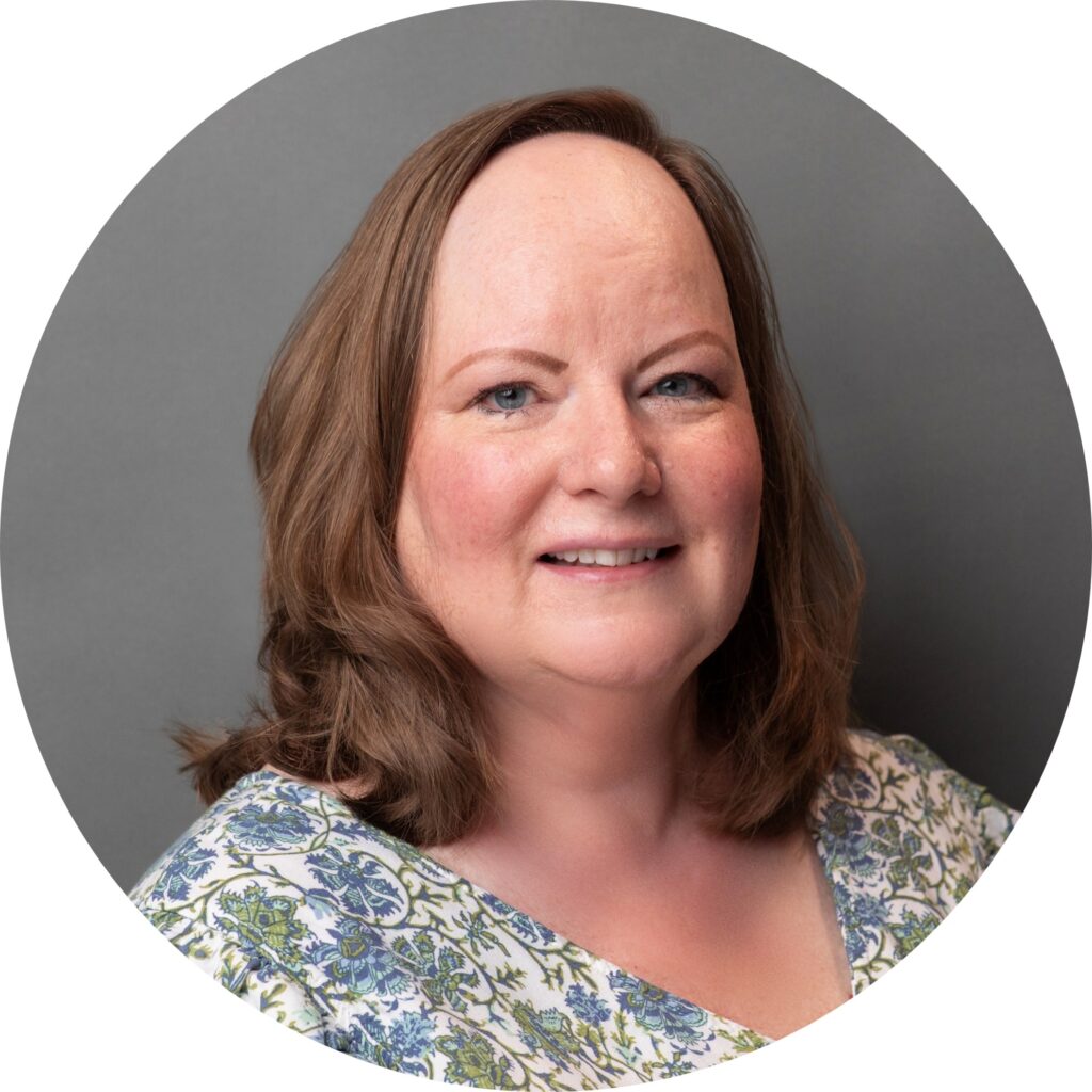 Headshot of Elizabeth Muth